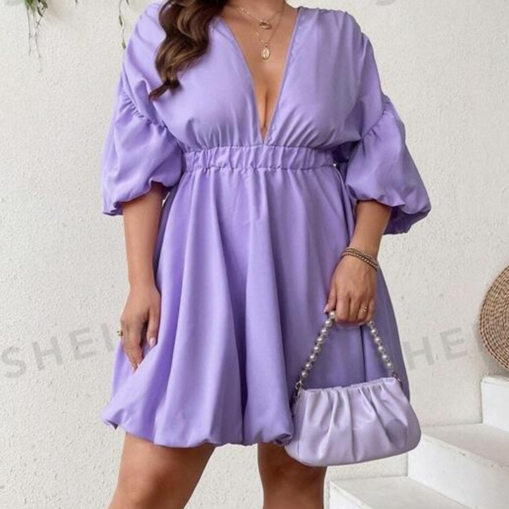 SHEIN Privé Plus Size Women's Summer Deep V-Neck Drop Shoulder Short Sexy Dress